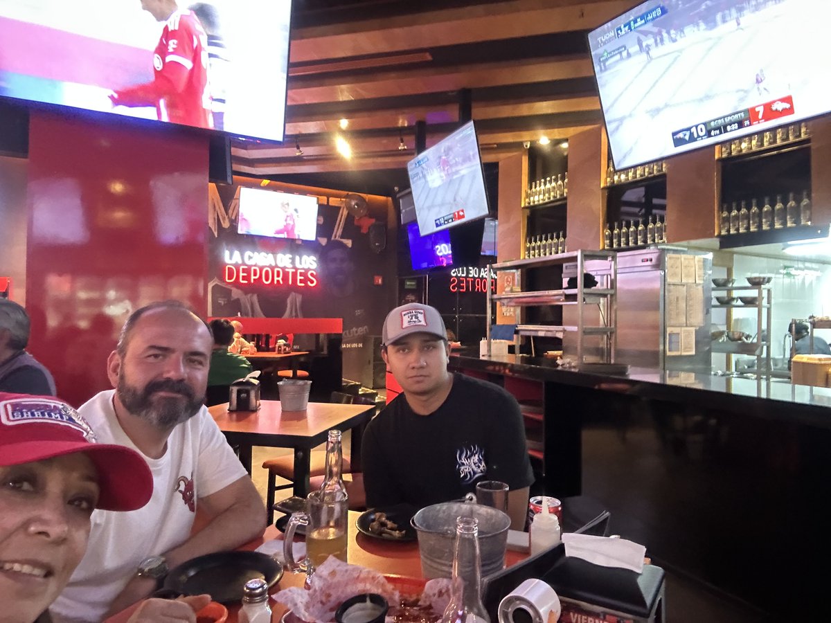 yuritrabajando's tweet photo. #NFLEnTelevisa https://t.co/qXAsT0oAEt