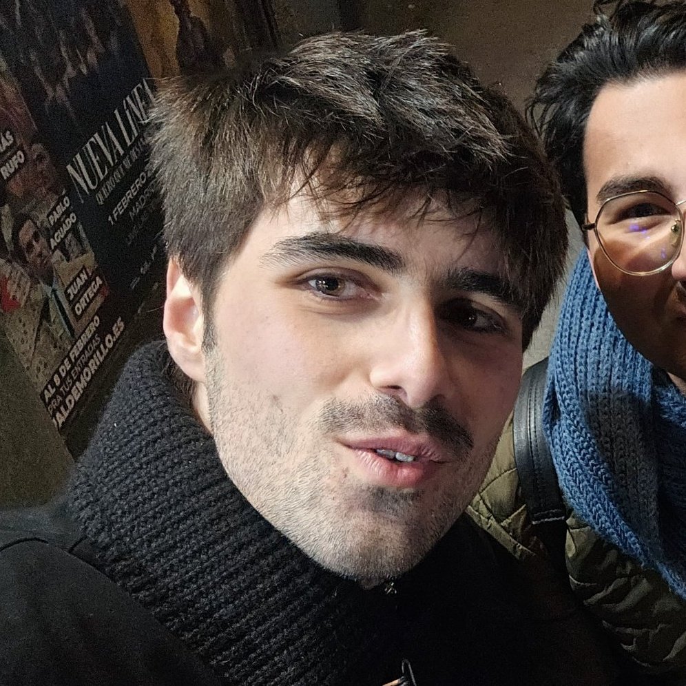 pumuuukito's tweet image. que mono 😭🤏🏻 petit