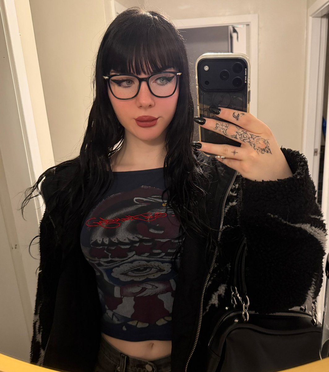 thewinterdollx's tweet photo. Another before v after hormones comparison! Literally went from handsome man to stunning WOMAN 💅🏳️‍⚧️ https://t.co/n0EOPhBzGX