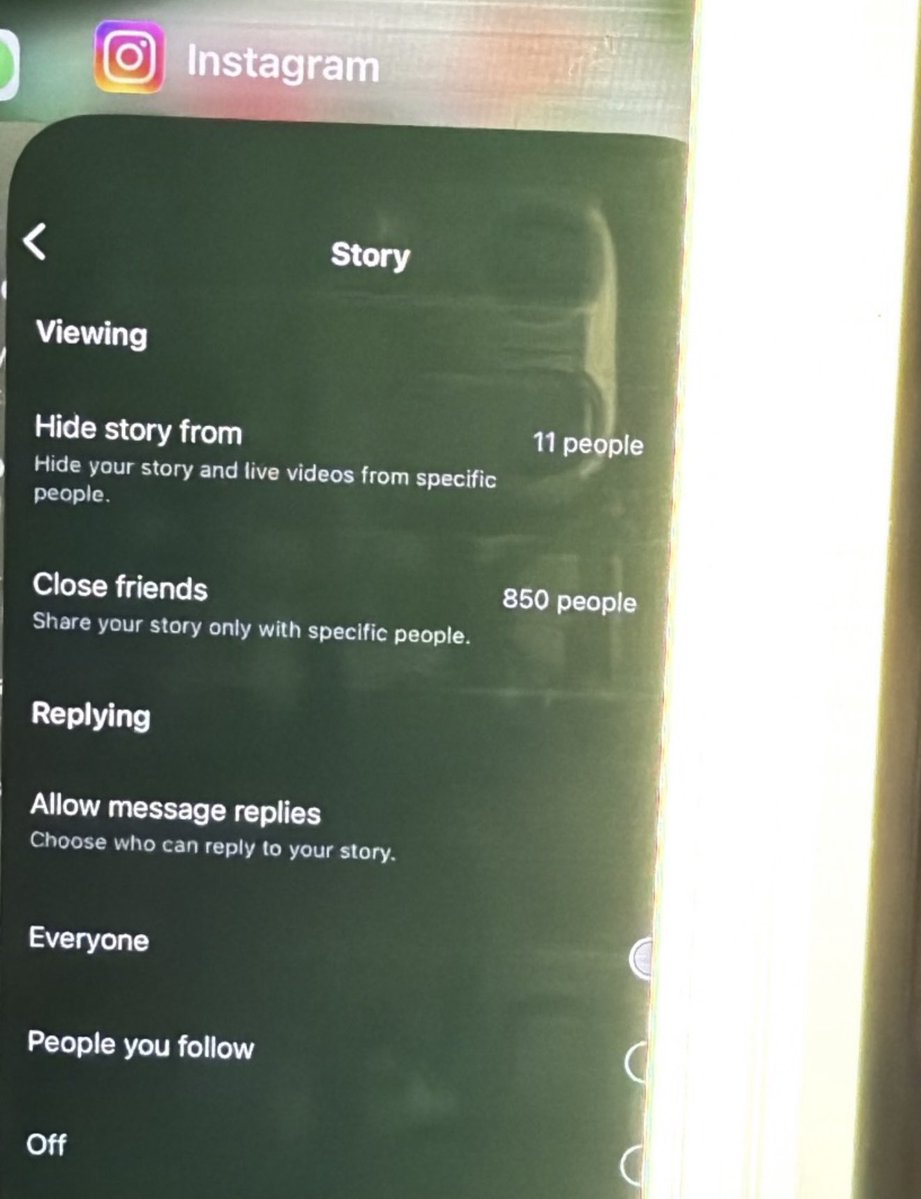 amourmaddii's tweet image. I’ll never forget I went thru a nigga phone and he had 850 hos in his cfs 😭😭😭