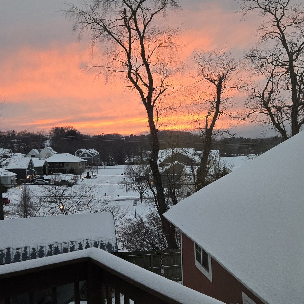 ObenshainChris's tweet image. The man upstairs is showing off here in Blacksburg this evening.