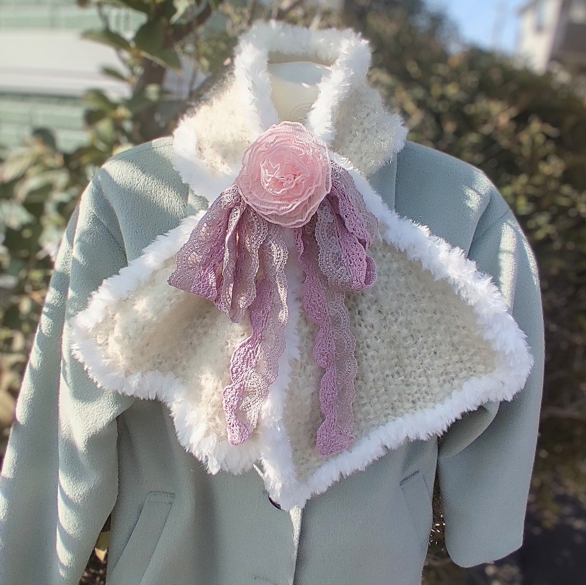 webstrepoco's tweet image. ティペットやマフラーに
リボンとお花のブローチを
重ねて華やかに❤️

#重ね付けが正義の日　#365DIYtheme