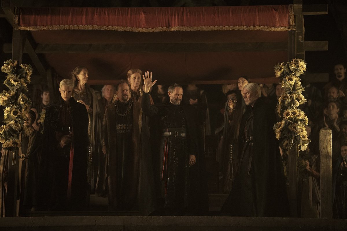Thrones Updates tweet media
