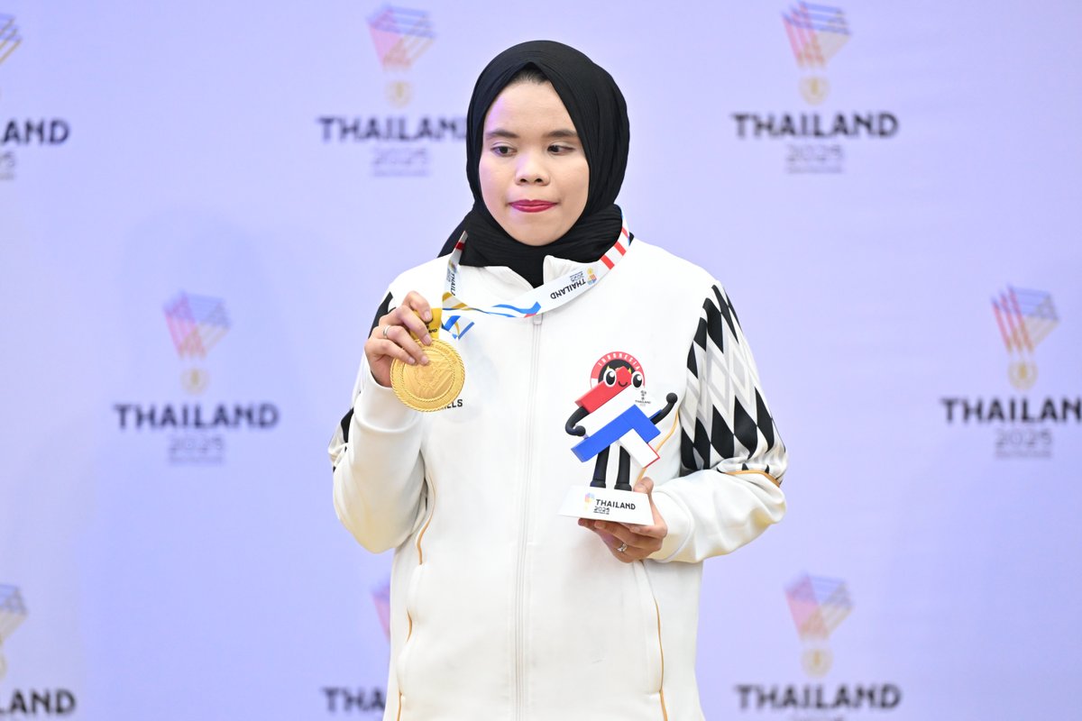 Aisah Wijayanti Putri Brahmana menjadi atlet catur dengan raihan medali terbanyak di ASEAN Para Games 2025.

🥇🥇🥇
🥈
🥉

Selama berbulan2 masa persiapan Aisah harus berkorban, meninggalkan buah hatinya yang baru lahir pada Agustus 2025.

“Selama Pelatnas, saya harus menitipkan
