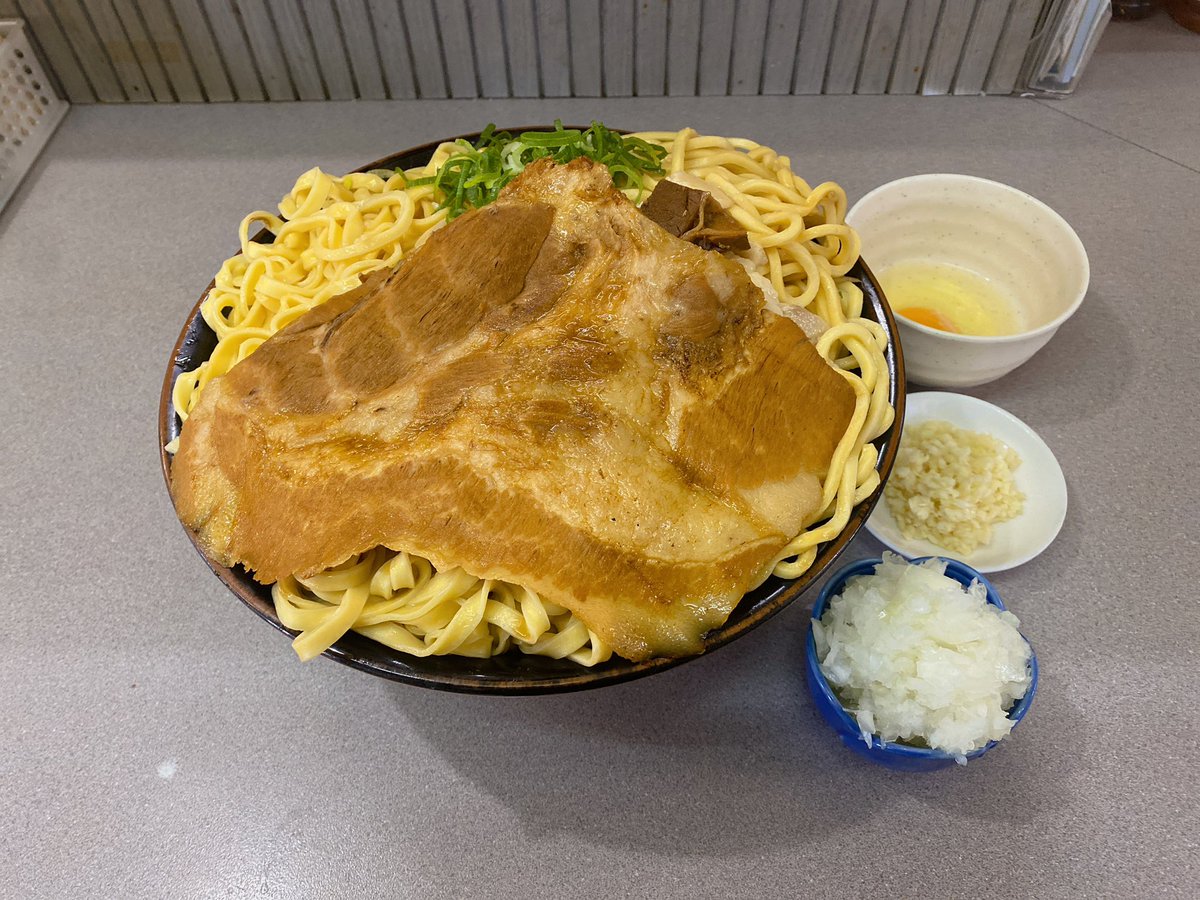 hitomishiripien's tweet image. ラーメン ジライヤ
・特製脂そば(超金斗雲 通常&amp;amp;平打ち)
・麺増し
・タマネギ
…色々ありがとうございました!
…delicious!!