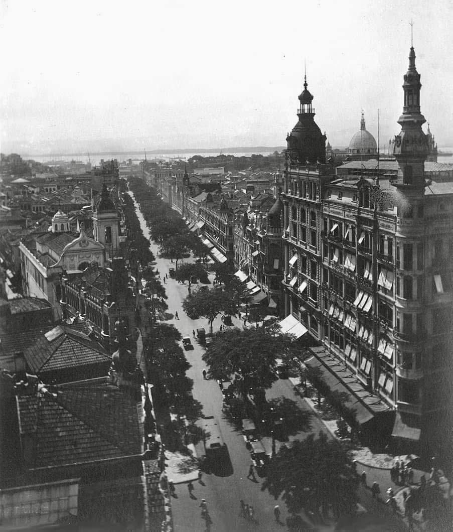 1930-31 from the AW Collection. The Avenida Rio Branco, formerly Avenida Central, is a major road in Rio de Janeiro. It was built as the leading brand of the urban reform carried out by the mayor Pereira Passos in early 20th century.

AlohaWanderwell.com/books
RDT