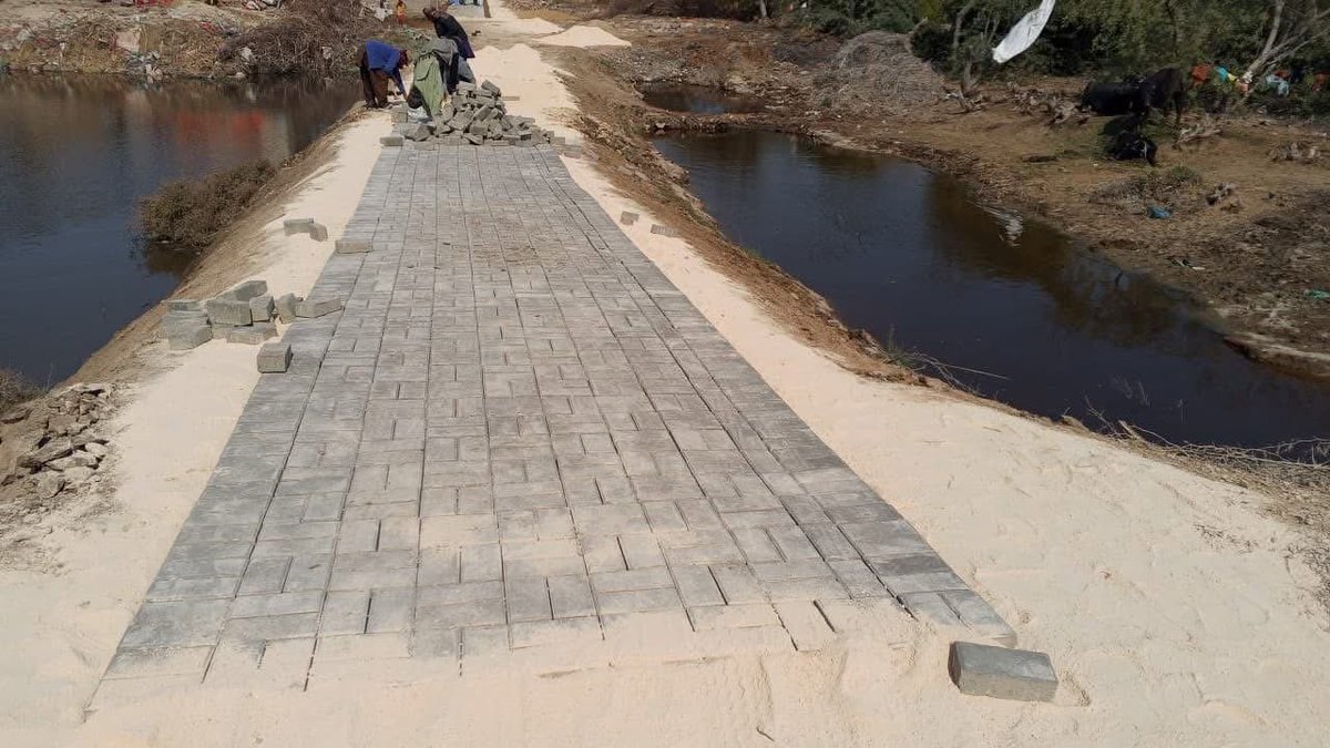 Muskan_22333's tweet photo. 25.01.2026
With Efforts of the Minister Irrigation and P&amp;D Mr.Jam Khan Shoro Sb Mayor Hyderabad @KashifShoroPPP Sb &amp; His Youngest Brother Mr Bilal Khan Shoro Sb Paver Block Work is Progress at Village Gul Muhammad Shoro UC-160 TMC Qasimabad PS 60 Hyderabad https://t.co/FUfY4vQCQ4