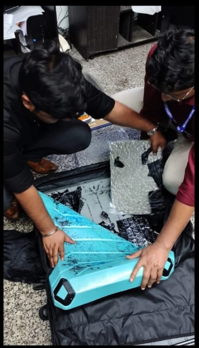 Kolkata Customs tweet media