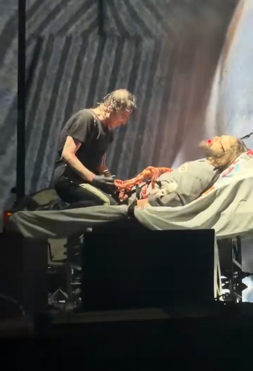 Yo también quiero que Gerard se me suba encima y me destripe para que voy a mentir