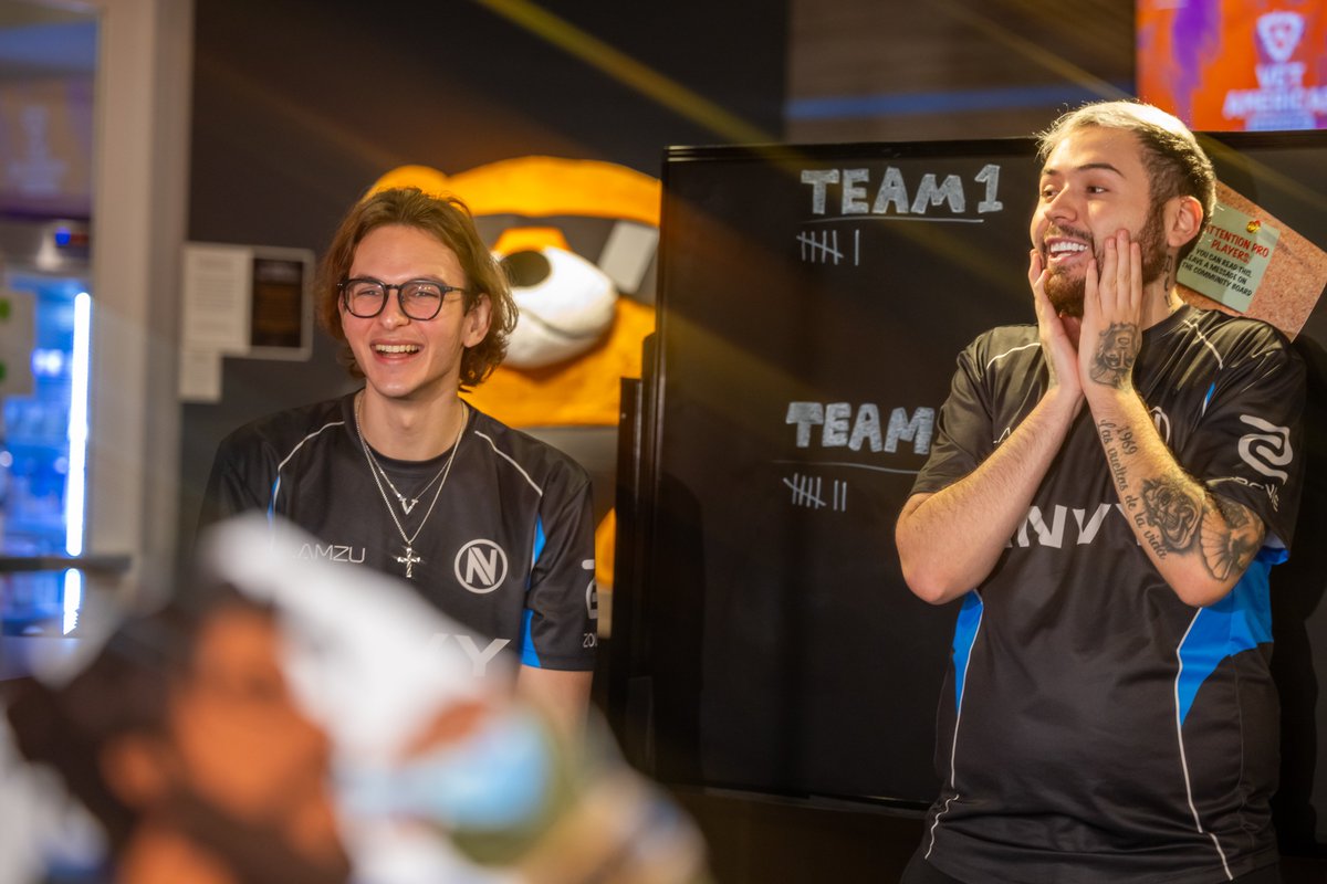 WE'RE GOING THE DISTANCE!

Split decides the victor, lock in.