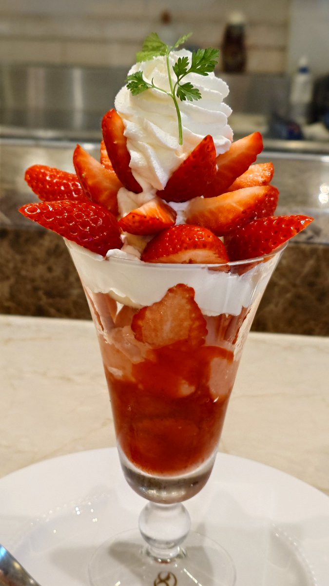 過去のパフェ(2026)(千疋屋総本店)