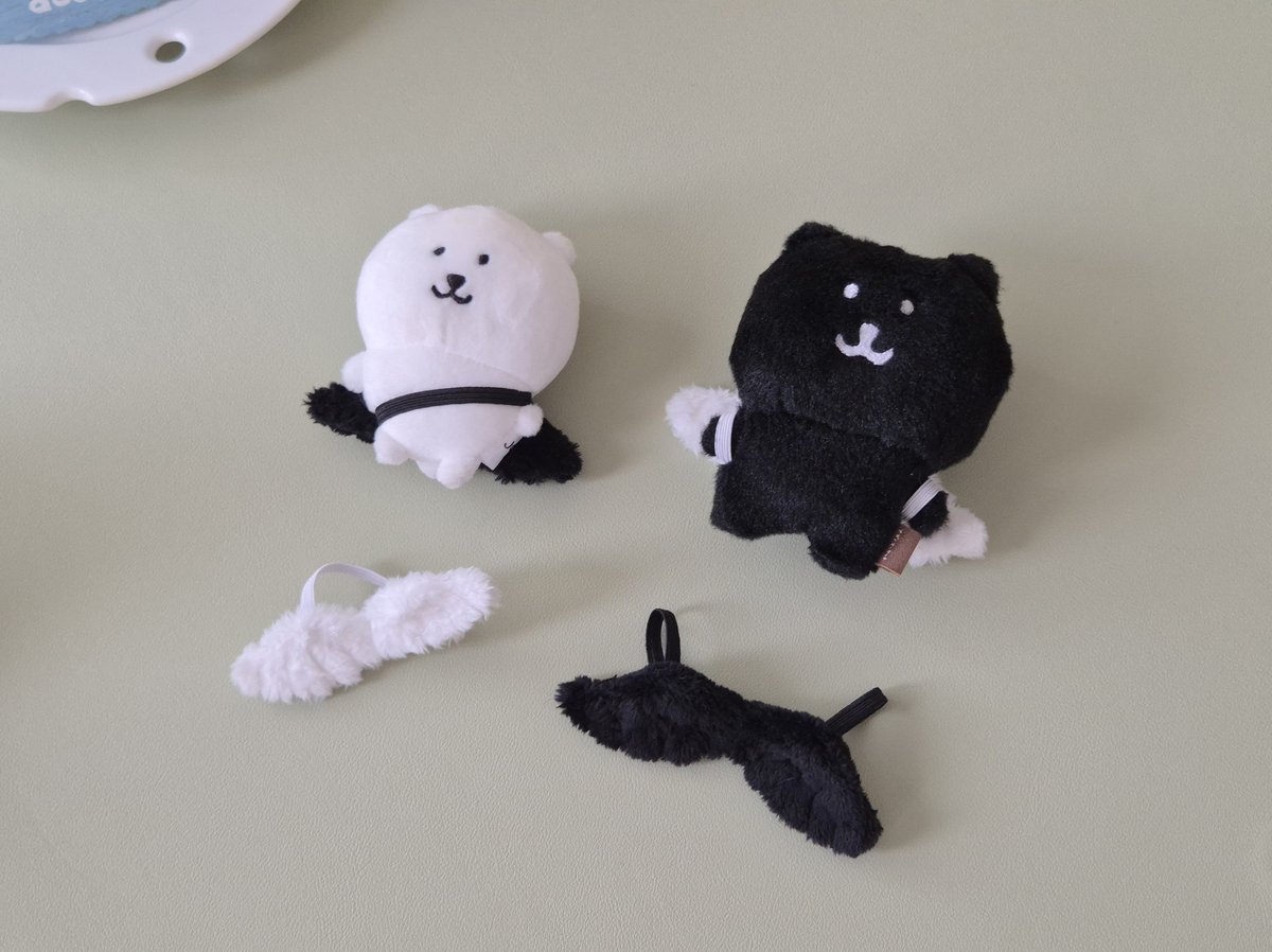 softyor_tor's tweet photo. RT+팔로워 분들 중 추첨하여 식기set 드려요 

재고 판매 (1/27 20:00 ~ / 반택 가능)
식기set / 눈물베개&amp;눈물베개 가방 / 5cm&amp;10cm날개가방 / 탐정옷 / 타이니왹 &amp;미니왹

폼 > https://t.co/9I7eUqgk5p https://t.co/jS27hPzOev