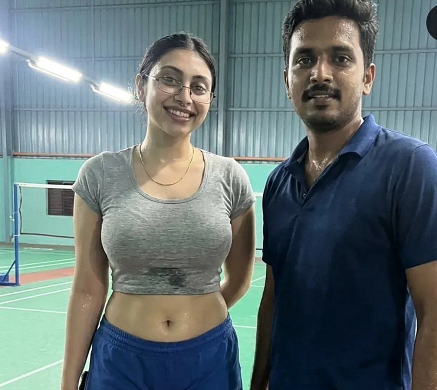 Selflovingus's tweet image. This video is absolute masterpiece 😭🌚

Iykyk 💀🥵