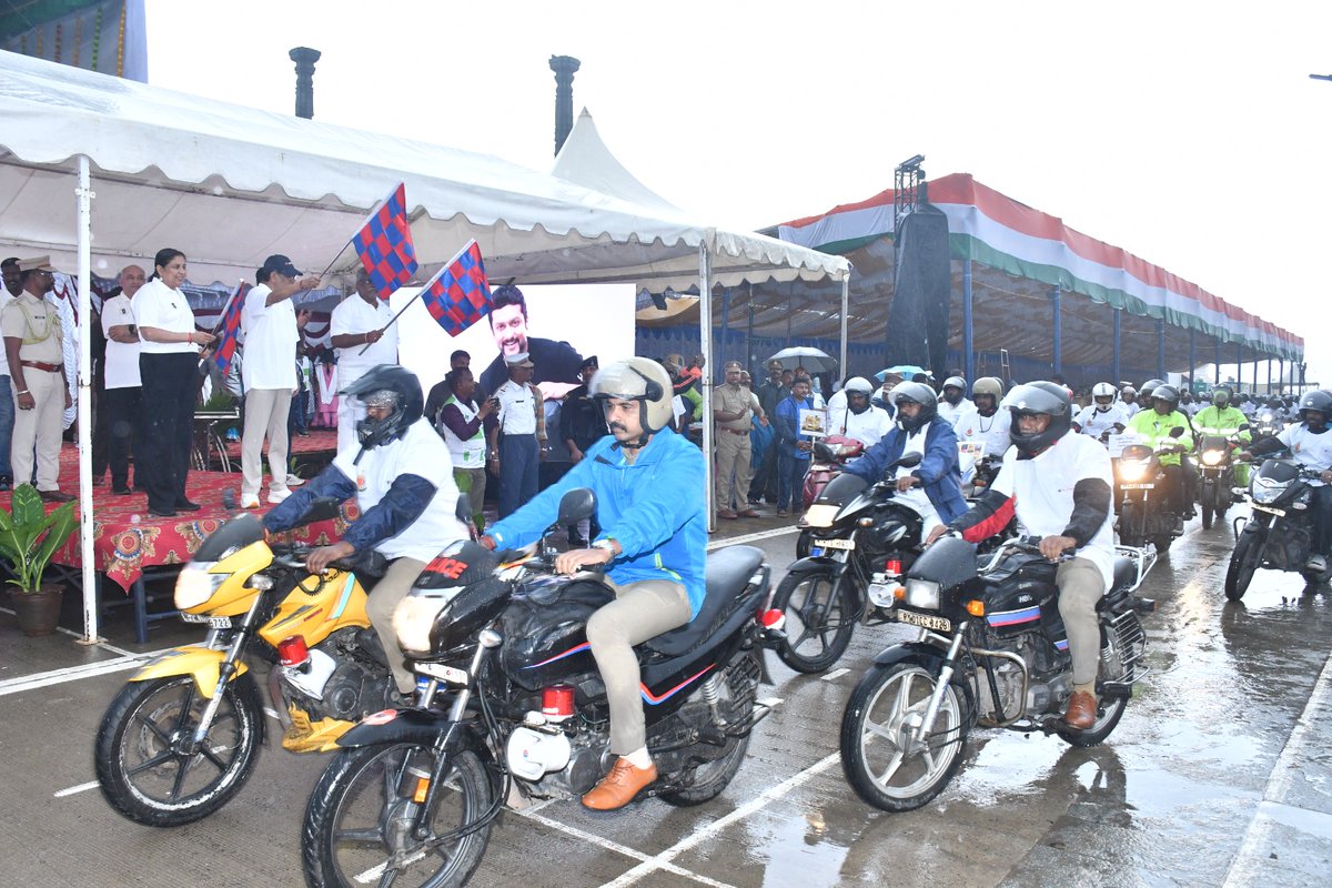 PuducheryPolice's tweet photo. National Road Safety Month was observed at Beach Road, Puducherry. Hon’ble LG launched the Road Safety Signature Campaign. Road Safety–themed paintings were exhibited and winners awarded. A traffic awareness video by Writer & Speaker Madurai Ramakrishnan was released. Good Samaritans and exemplary traffic personnel were honoured, CPR rescue methods were demonstrated by Alert NGO, and a helmet awareness bike rally was flagged off, marking the conclusion. @LGov_Puducherry @CM_Puducherry @ANamassivayam @CSPuducherry @CollectorPuduc1 @PuducheryPolice @MORTHIndia @MORTHRoadSafety