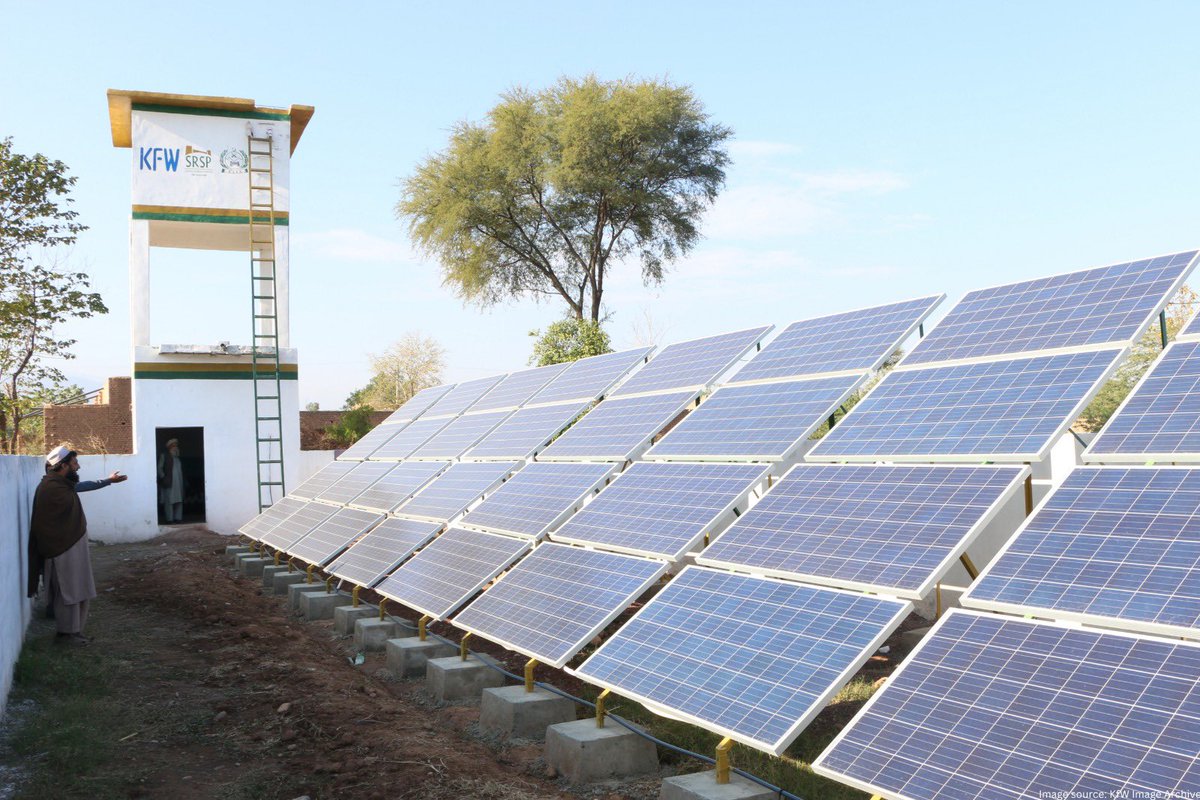 KfW_Islamabad's tweet photo. Cleaner energy = brighter tomorrows 🌱⚡
On this #CleanEnergyDay KfW reaffirms its support to 🇵🇰 in scaling clean & renewable energy that benefit hundreds of households across Pakistan. #PGCEP #CleanEnergyForAll #SustainableDevelopment #SDG7
@KfW_FZ_int @BMZ_Bund @GermanyinPAK https://t.co/zEWPMximH1