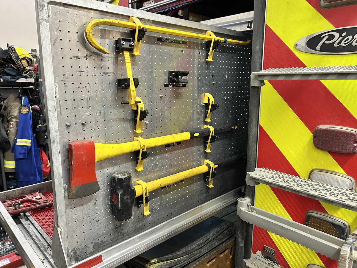 Redwood Meadows Fire tweet media