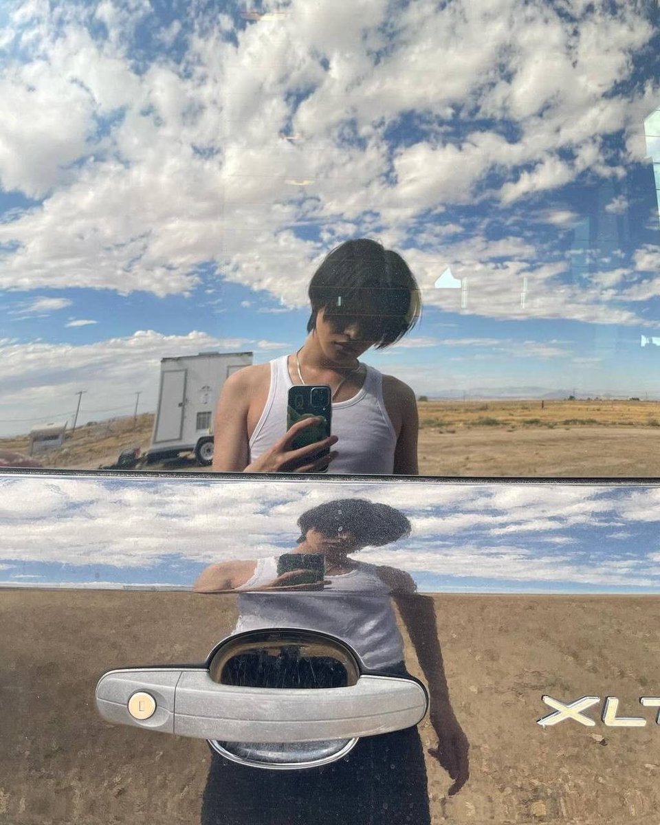 moni 𐙚 // slow. tweet media