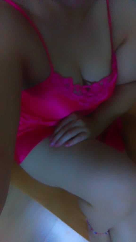 طلب من الخاص 

متحرر من إب عمره 29 وزوجته عمرها 25
طلبهم زوجين متحررين مثلهم من إب 
يكون عندهم سكن خاص فيهم يعني بيت مستقل يتبادل الزيارات عند بعض ك صداقه 
بالبداية واذا ناسبو بعض يمكن يستمرو مع بعض اللي جادين يكتبو بالتعليقات وهم 
راح يدخلو لهم خاص