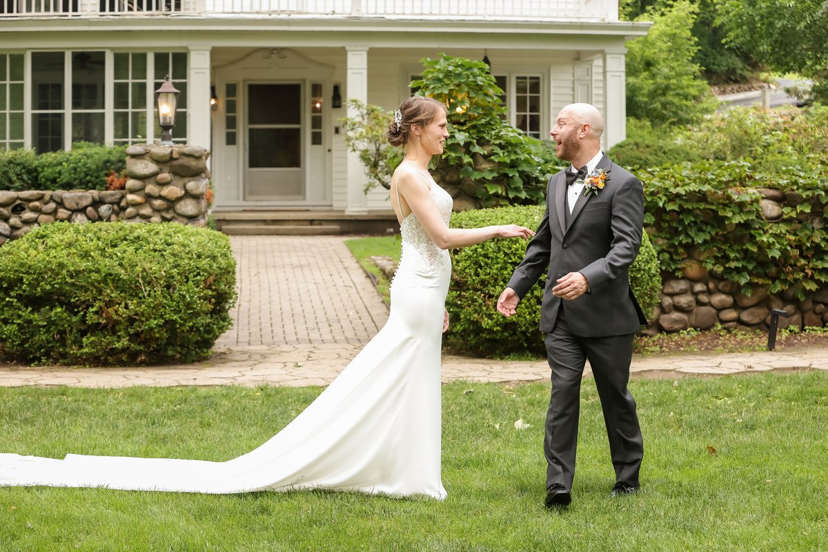 TracyPaige9's tweet photo. Forever Starts Here
Nestled along the tranquil bank of the Mohawk River, River Stone Manor offers an enchanting setting where timeless elegance meets modern sophistication. Framed by lush lawns, sweeping riverfront vistas, and the majestic shade of centuries-old silver maples. https://t.co/yGhlQXIUNb