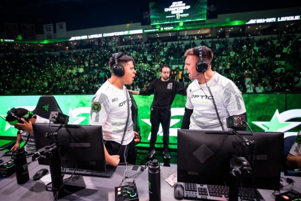 CDLHater's tweet photo. OpTic Vs Falcons

🐜 vs ⚡️ 

At LAN. 👀 https://t.co/Fvvyba7EnP