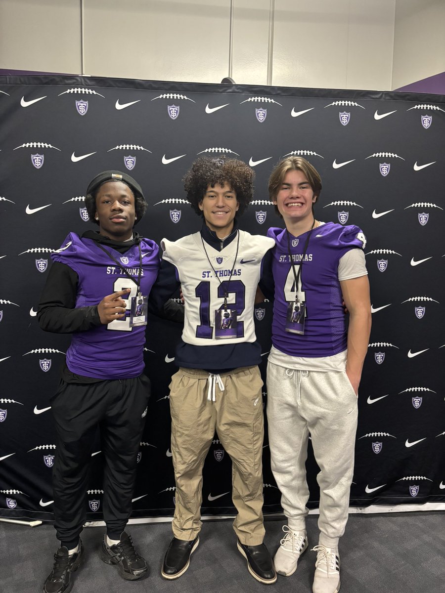 elijah1424834's tweet image. had a great time at @UST_Football junior day, so another thank you to @WallieKuchinski  so thankful for the opportunity cant wait for summer camp and to get to more involved with @UST_Football 
@CoachBell_D @BlaineFootball @nextlevelmn @JamesGibson03 @Jamesonniska @jonstonmac