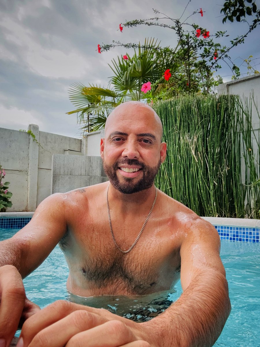 es_el_ro's tweet photo. Con lluvia, truenos, relámpagos y cemtellas igual no más!!! 🌧️⚡️⛈️
Que acaso Río? Eeehhh 
Lluvia tropicalsssss https://t.co/BicheyBQmY