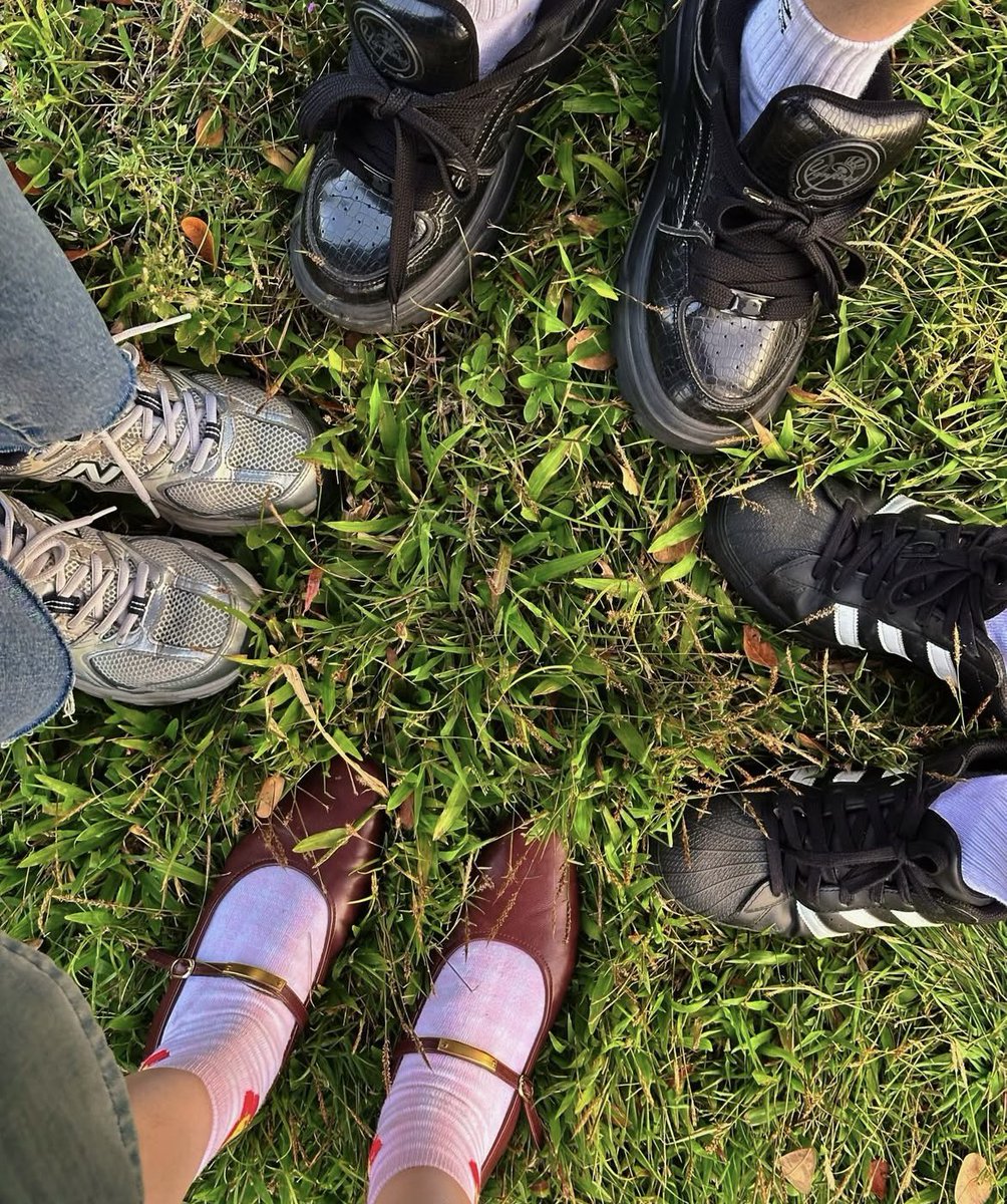 armymoaenge's tweet image. If RyujinPatji is wearing a uniform, in a field, with a freelance photographer.... I guess they must have already filmed the Pilot, and the only thing left is the poster? 😩 Will this really be the first Highschool series..

☄ #ริวจินแพทจิ #ryujinpatji #rryjinnn #chira_patt ☄