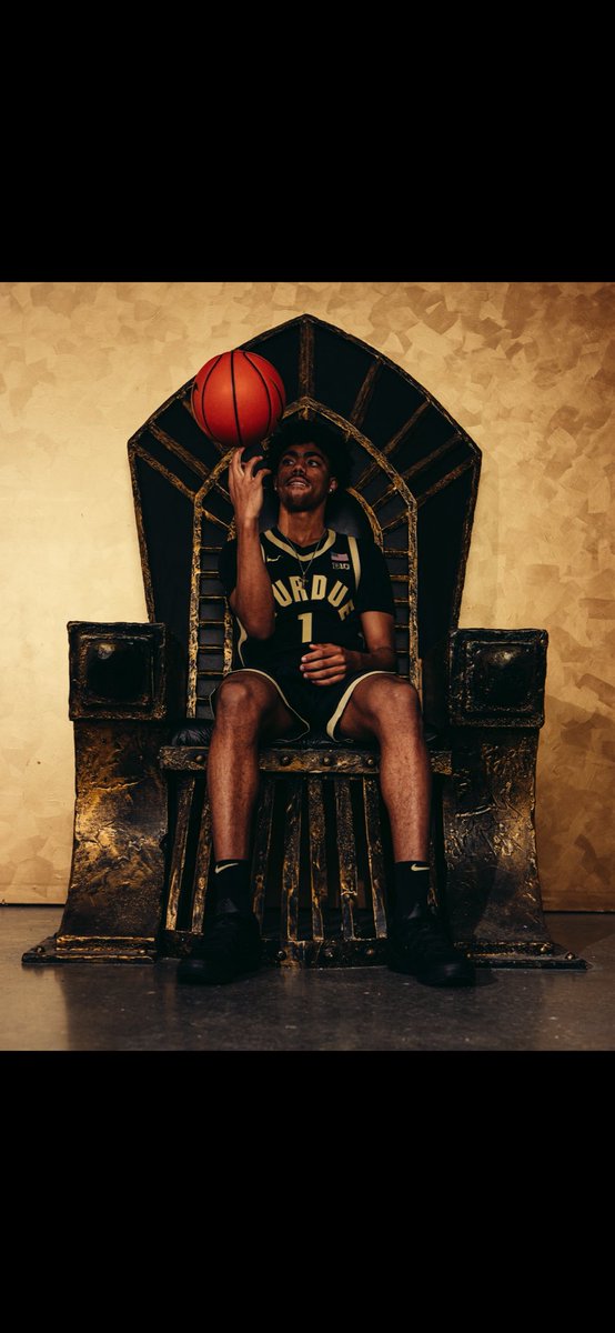 lilskip08's tweet image. Boilermaker🚂? #notcommited