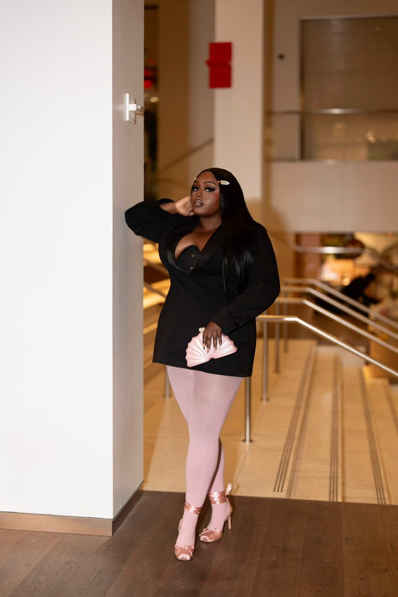 lisabruceakua's tweet photo. She can't beat me, but she can't beat my outfit🩰 https://t.co/f6UOxWOS8k