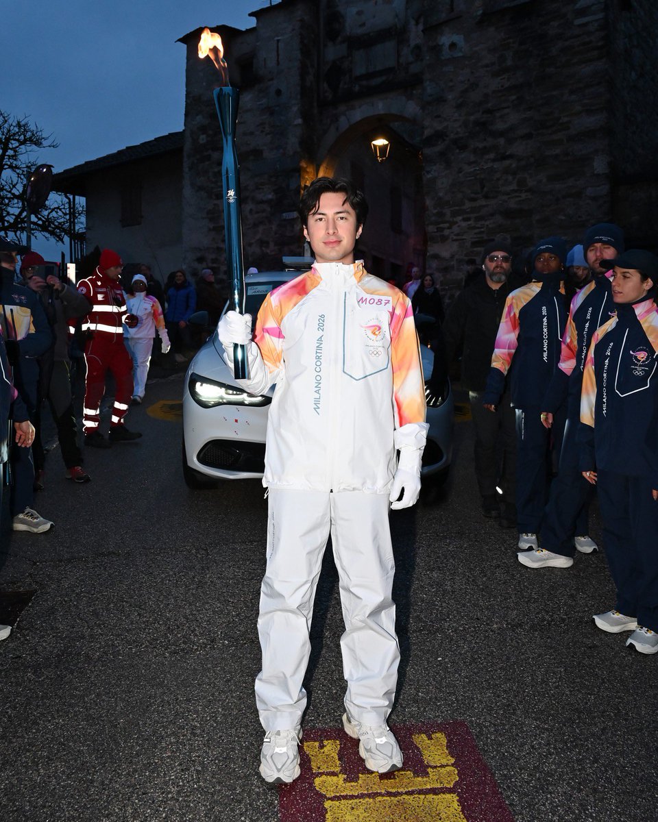 Hudson Williams Updates 🐠 tweet media