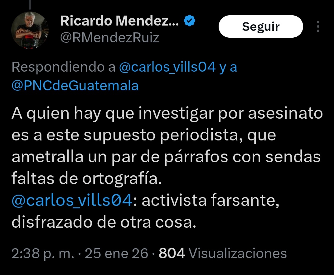 Es más digno ser activista que una vergüenza como la que vos fuiste para tu padre.

Ni siquiera pudiste honrarlo siendo parte de las filas del ejército, ni siquiera un soldado raso. 

Y que la falta de un 🥚te llevó a ser el amante de Falla. Que triste que los años de tu vejez