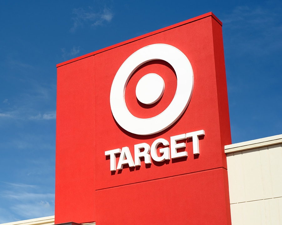 NoLieWithBTC's tweet image. Target in Minneapolis has pulled Hispanic employees off of pick-up order duty after ICE arrested two US citizen Hispanic employees while on the job.

“I’m literally a U.S. citizen!” one shouted as they escorted him into a van.