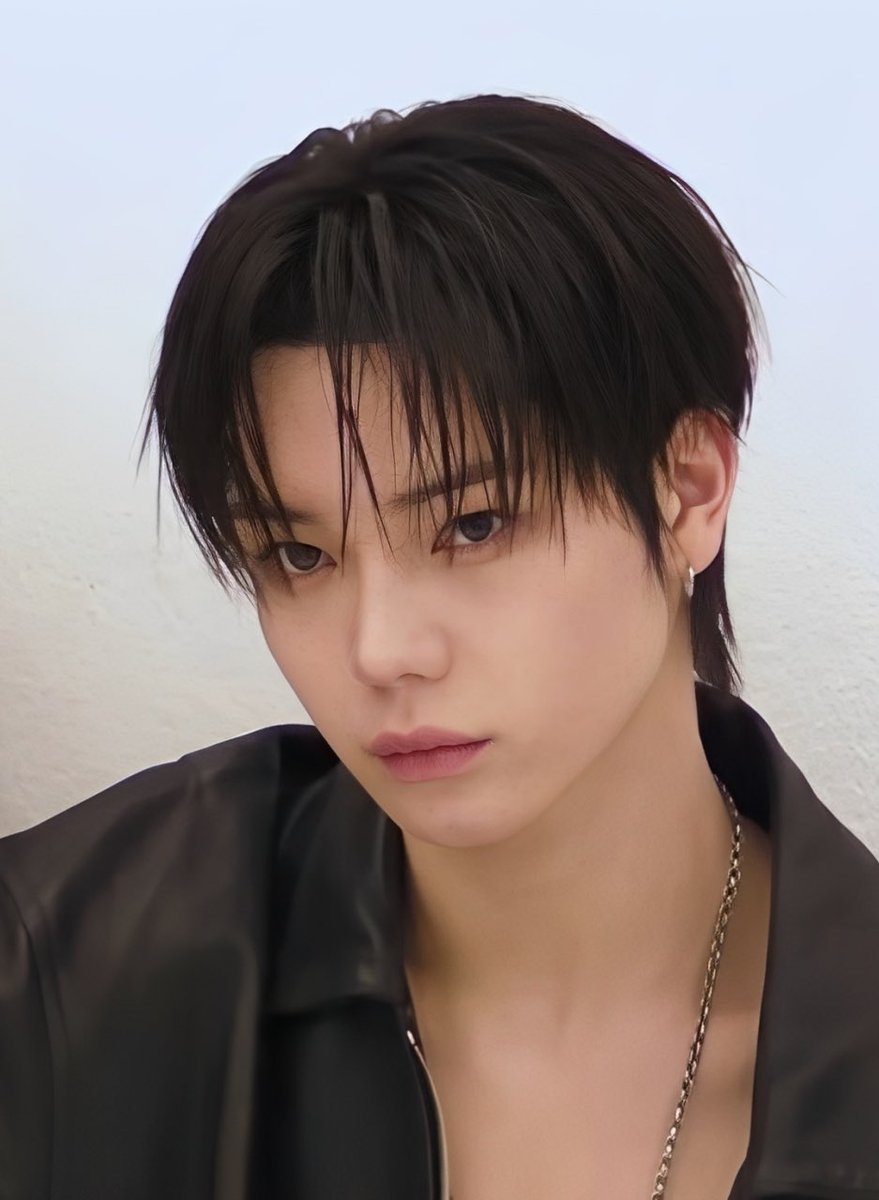 OHYULOOKS's tweet image. handsome leader ★ 

 #OHYUL #오율 #LNGSHOT