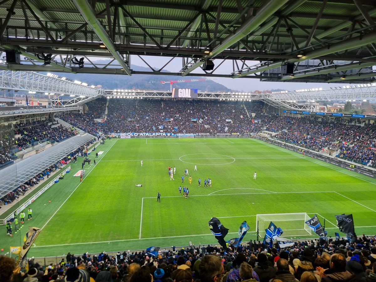 Adammm_15's tweet photo. @adamsummerton Same here Adam! Been unreal getting 3 games in this weekend. £60 for 3 games of football is so refreshing to what we get at home at the top level. Yours and @donhutch4 love for the football here made me jump on a flight. Keep up the good work ⚽️ https://t.co/z2OBc9gvFY
