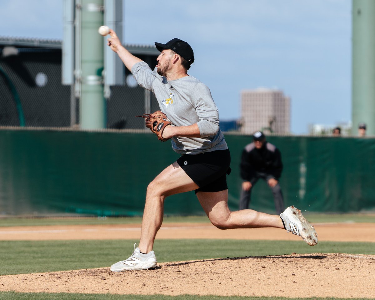 UCI Baseball tweet media