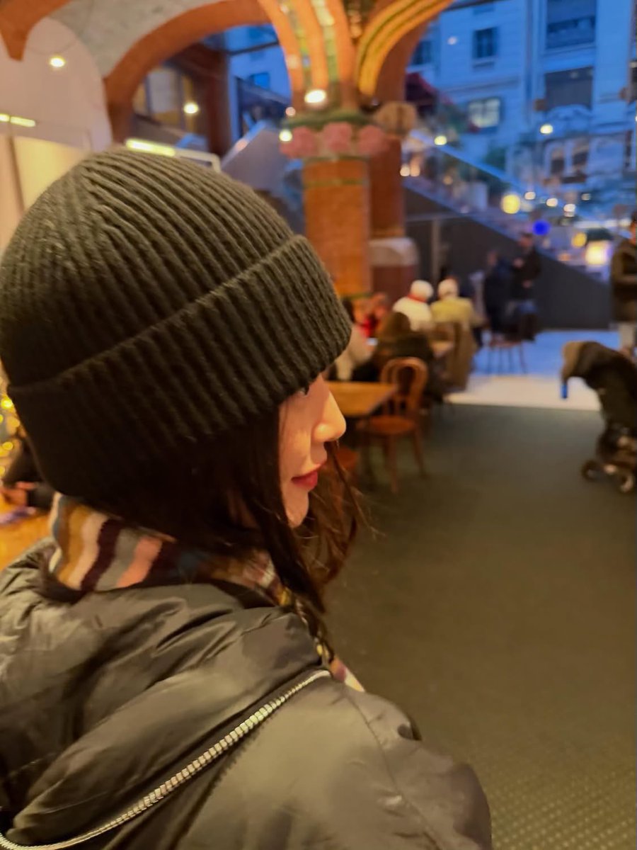 Kita semua pasti udah tau siapa yang ngefotoin 😋😋😋

Pov nya abang woobin: