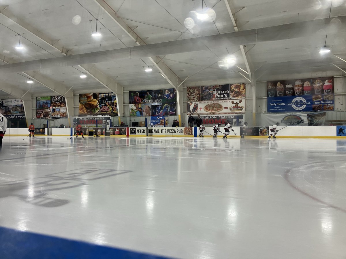 robbyryd's tweet photo. Unique Arena Features part 15: A hat trick of WI rinks for the “Cheddar Cheese Classic” at the Dells - Lake Delton ‘Poppy Waterman’ Ice Arena, Lake Delton, WI; Sauk Prairie Ice Arena, Prairie Du Sac, WI; Reedsburg Ice Arena, Reedsburg, WI. https://t.co/ONZdy3Dd7F