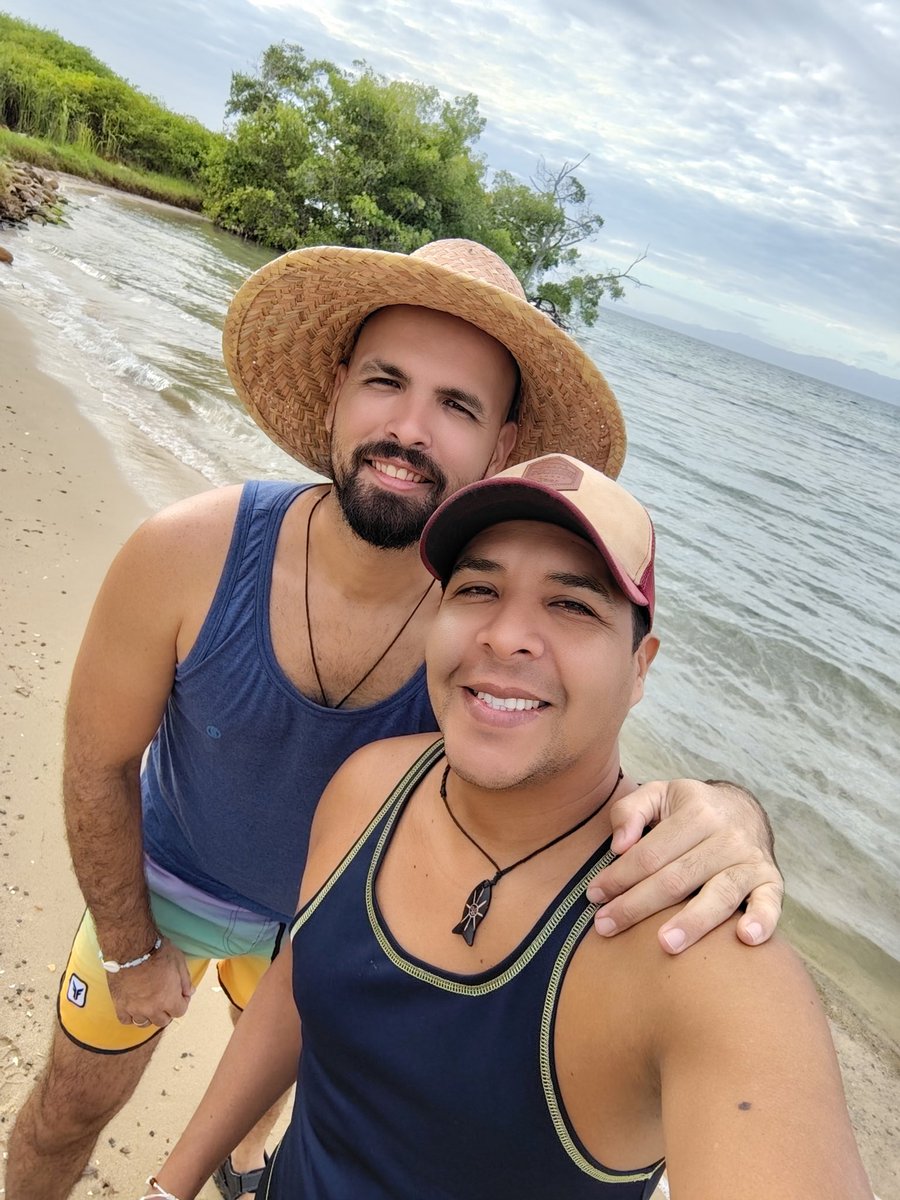 Cesarc474 tweet media