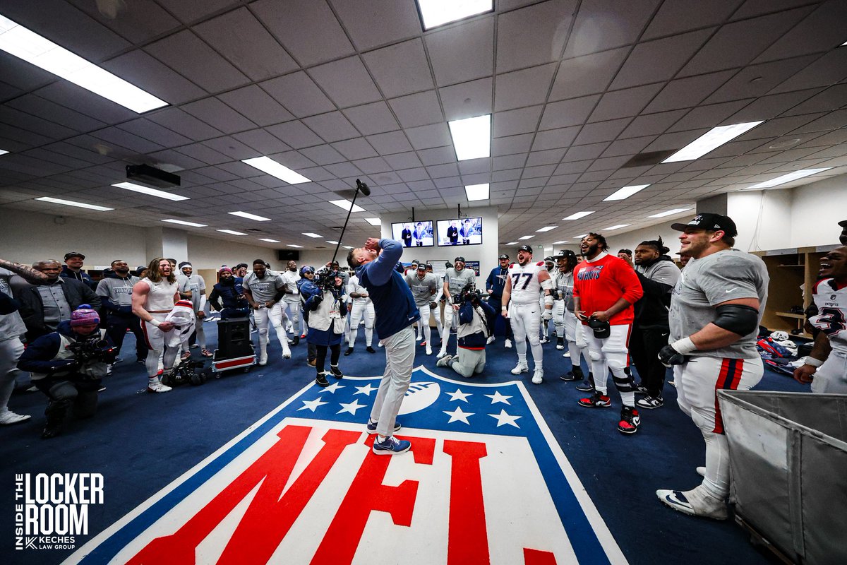 Patriots's tweet image. WARRIORSSSSSS