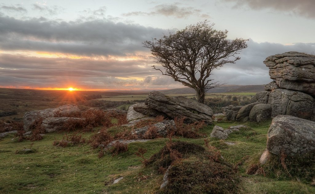 MemoryStudioUK's tweet image. When the sun has set, no candle can replace it.
#pictures #photography #landscape