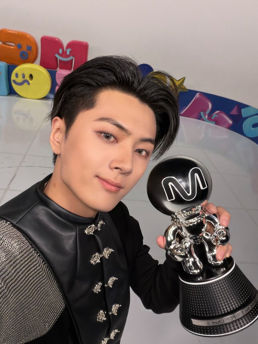 [ #제이’s Post ] 260126

#JAY: End of 7th mini album promotions! 
ENGENEs, you've worked so hard during 2 weeks, thank you😁 
During the quite long 5 years I've been a singer, I still think that since the moment we debuted I feel the most alive when we deliver good music and fun