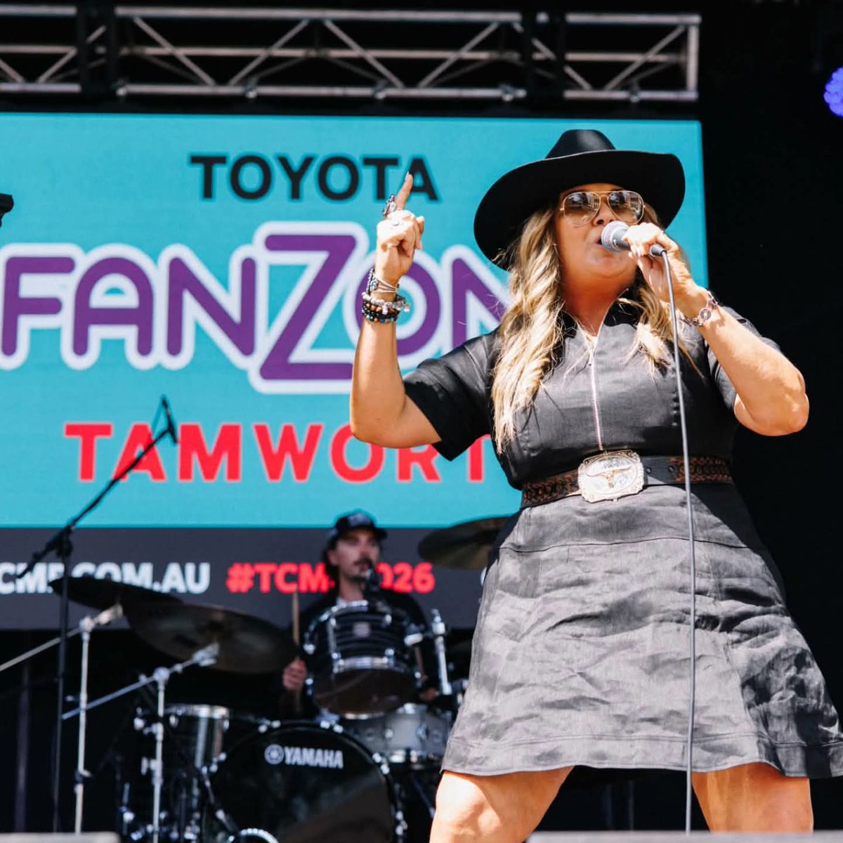 SANDEE FACY 🌻 tweet media