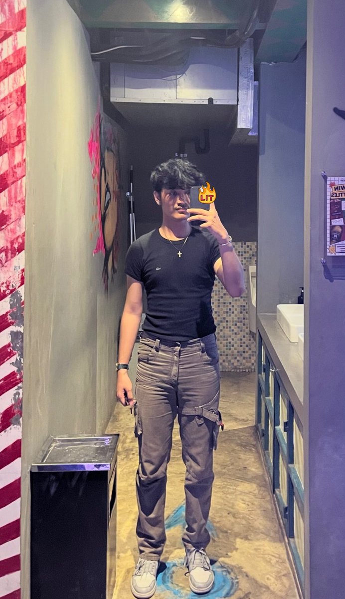 letskilldislop's tweet image. flashback to this year when everything was fine, and literally fineeee😞