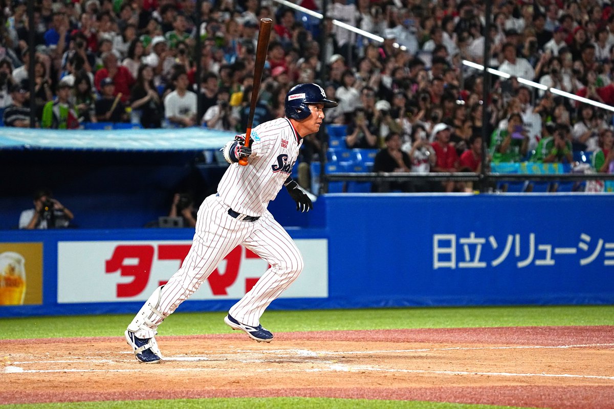 3/14（土）オリックスとのオープン戦
川端慎吾コーチの引退試合を行います⚾

当日は背番号5⃣のユニホームで出場予定💨
神宮球場で最後の勇姿を見届けましょう✨

🔽詳細はこちら
yakult-swallows.co.jp/news/detail/31…

#川端慎吾 #引退試合 #燕心全開 #swallows