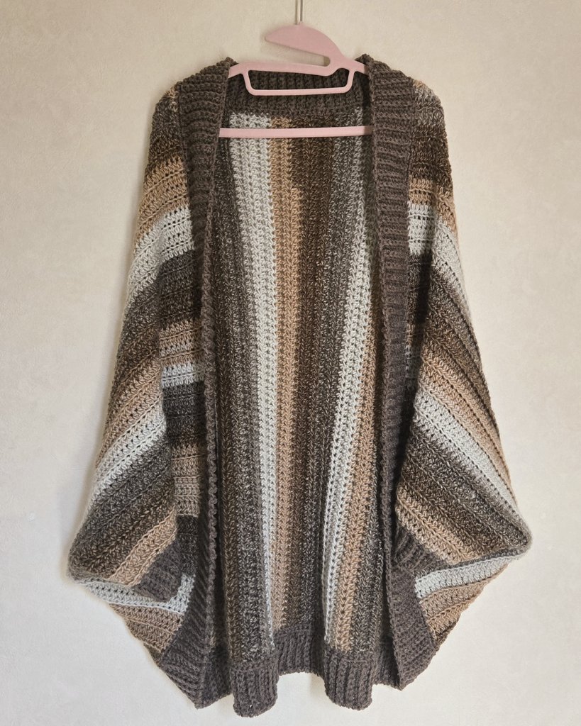 dango_please's tweet image. 長方形１枚からモモンガカーディガンになるの楽しかった🧶

#だんごの糸端