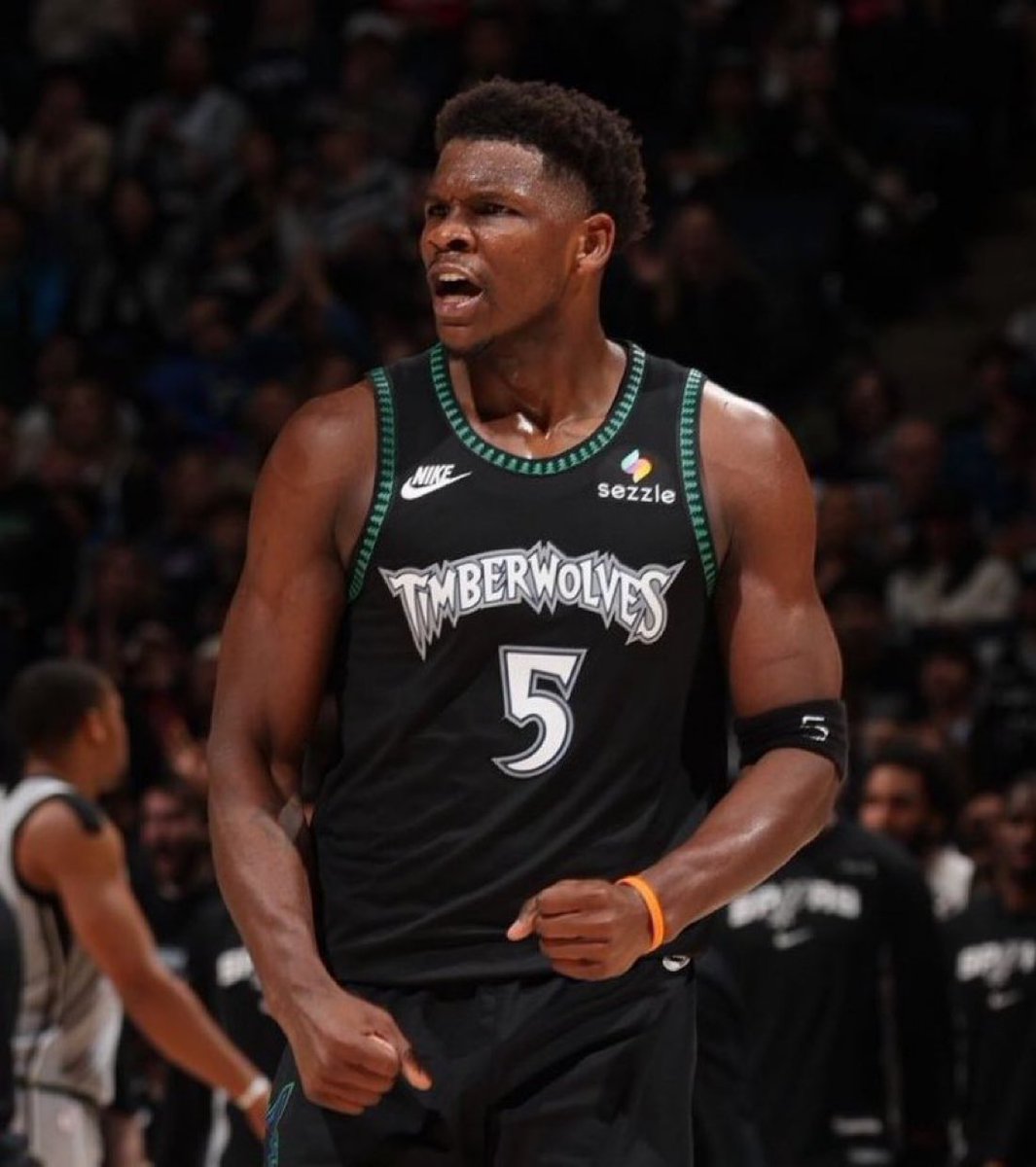 TheHoopCentral's tweet photo. Anthony Edwards today:
32 Points
11 Rebounds
2 Assists
13/20 FGM
4/7 3PM
34 Minutes
Tough L https://t.co/ERWPgVHRzT