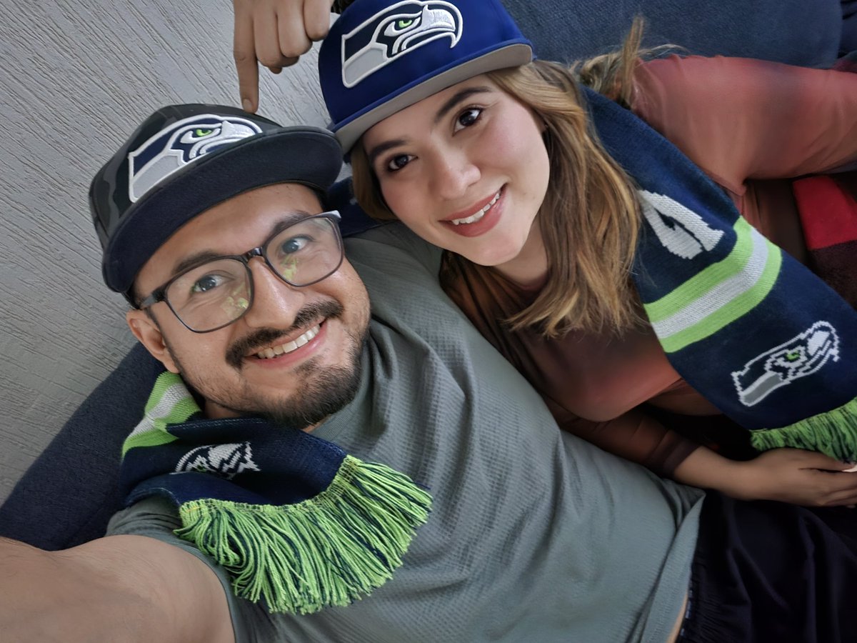 LandaAdrian0721's tweet photo. Go Seattle! Beast mode on!
#Foximpactonfl 
@FOXImpactoNFL https://t.co/nZmHeV64Js