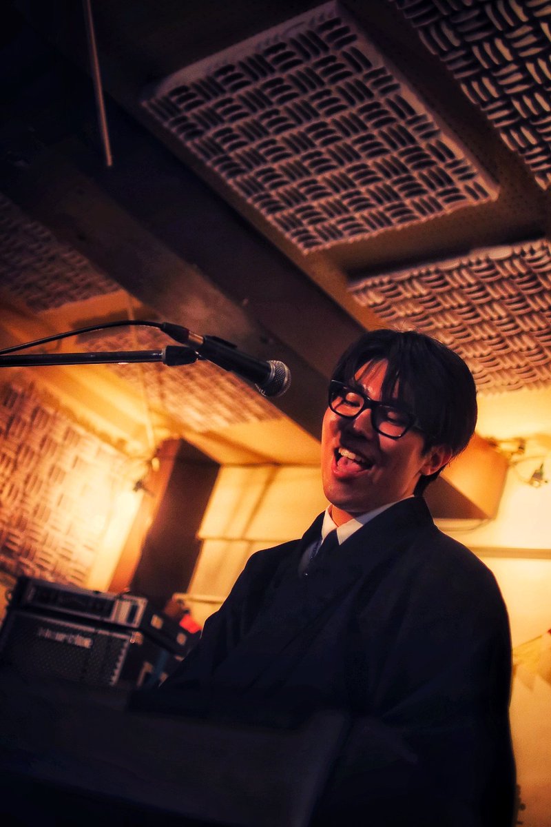 hangout_cat's tweet photo. ナンバーワンシンガー vol.3の写真をお届け致します！

出演 
寧音/Suzumushi/野村俊輔/長真由美

会場
@monarecords
photo 
@ISEKI1090 https://t.co/uEKuI7ZLTw
