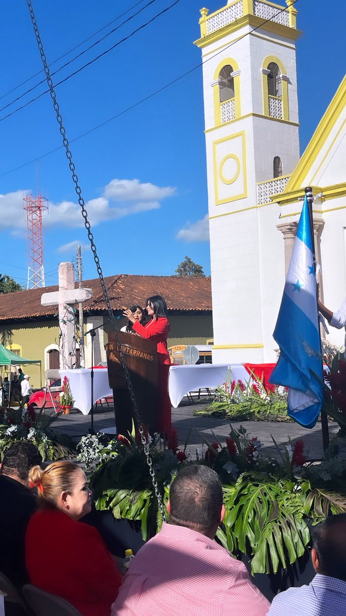 AmandaEMata1's tweet photo. Felicidades a Nuestro Alcalde de Cantarranas, Ing. Marcos Guzmán, por su reelección por sexta vez consecutiva. 👏 Seis períodos que reflejan el respaldo de su pueblo y el compromiso constante con su municipio 🇦🇹 https://t.co/6Y137AxhpZ