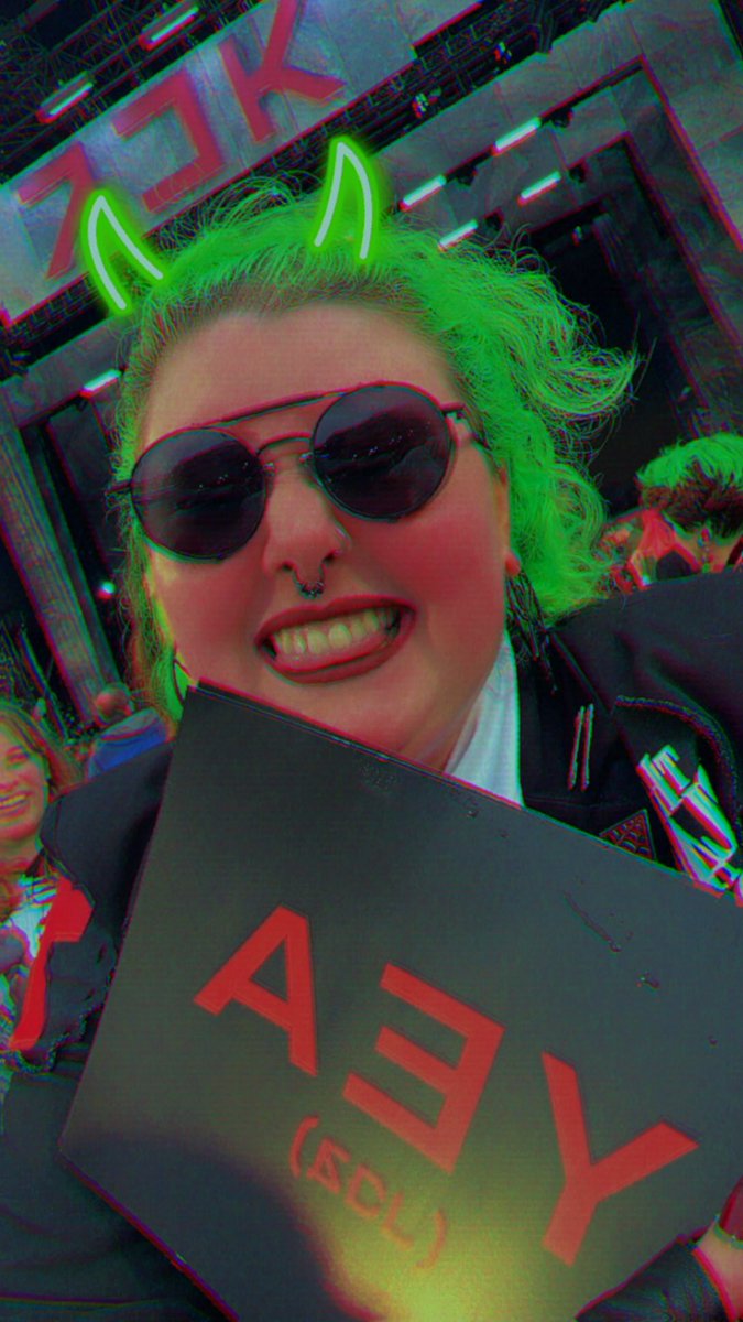 vampinside's tweet image. I just wanna say I am THRILLED about My Chemical Greenmance